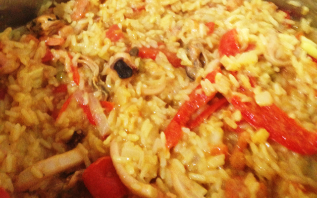 Paella prática e delícia