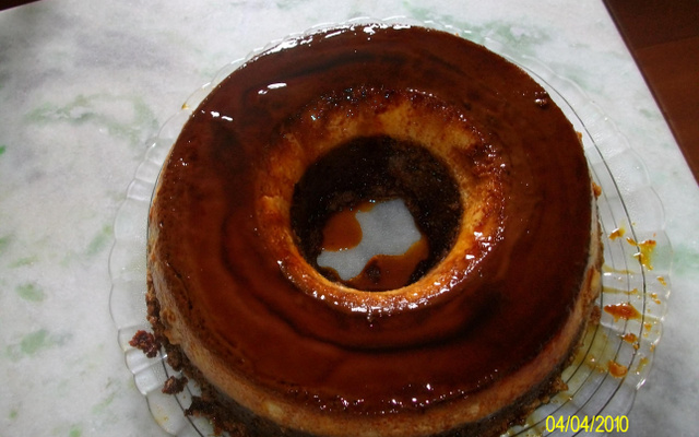 Bolo com pudim cremoso