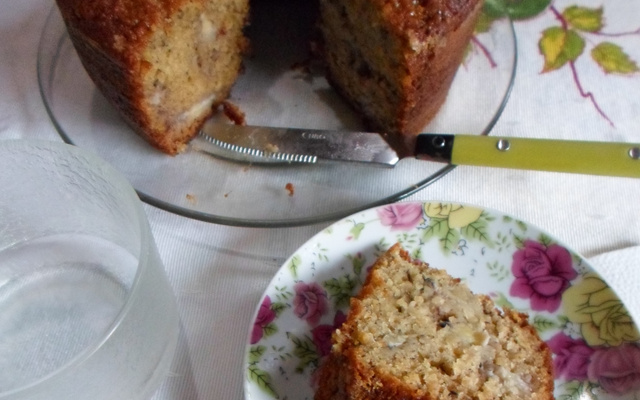 Bolo fácil de banana com farinha de rosca