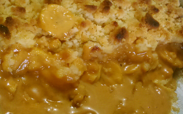 Cuca de banana com doce de leite