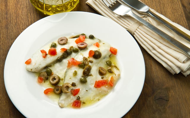 Filé de tilápia ao leite de coco