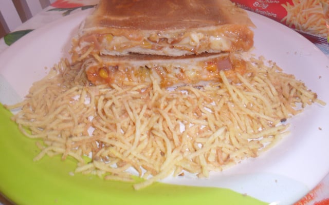 Cachorro quente prensado