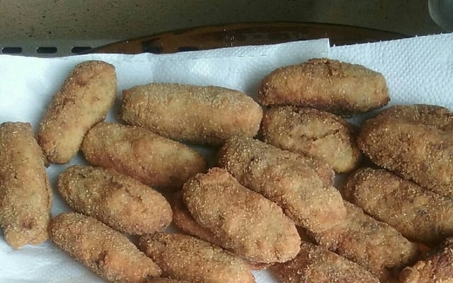 Croquetes de sobras de arroz e carne moída