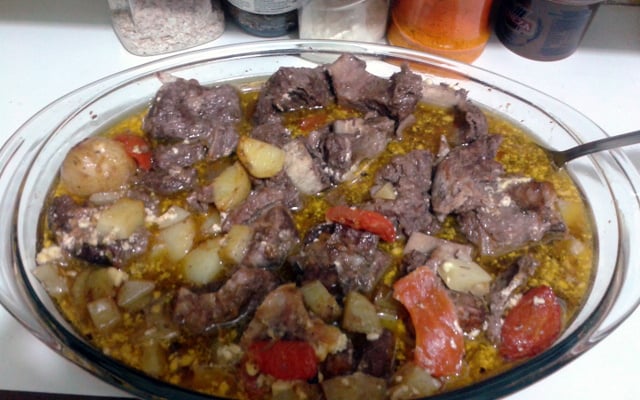 Costela com batatas no forno