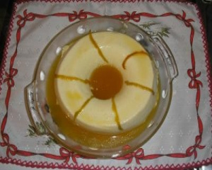 Mousse de jaca com calda de laranja