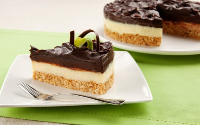 Torta de limão com ganache de chocolate