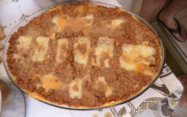 Lasanha dois molhos (bolonhesa e quatro queijos)