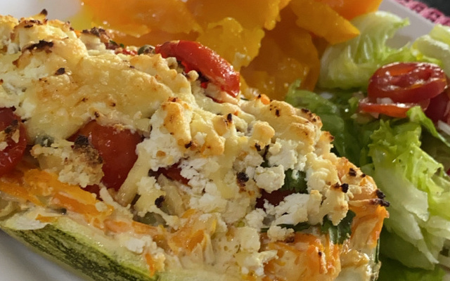 Abobrinha recheada (sem carne)