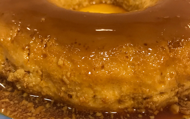 Pudim de leite condensado furadinho