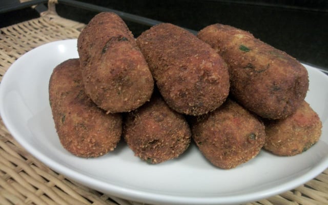 Croquete de batata com carne moída