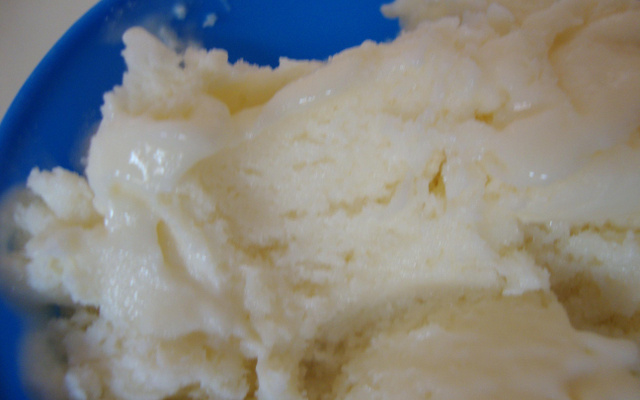 Sorvete caseiro de mousse de limão