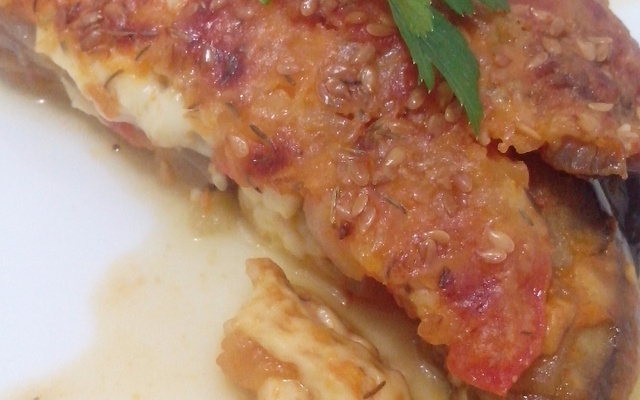 Lasanha de berinjela, tomate e três queijos (vegetariana)