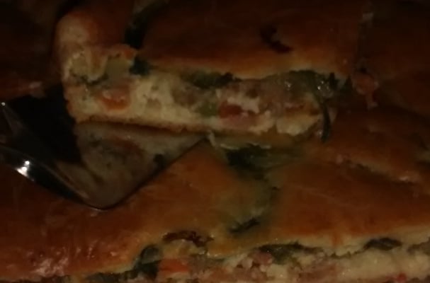 Torta de escarola com atum