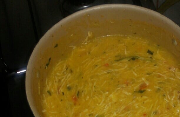Sopa de fubá com frango
