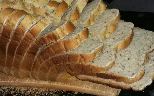 Pão de cebola sem glúten na maquina de pão