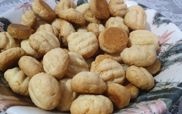 Biscoito de queijo ralado e requeijão