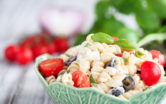 Salada de macarrão de preguiçoso