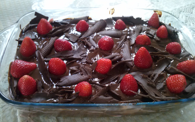 Pavê de morango trufado