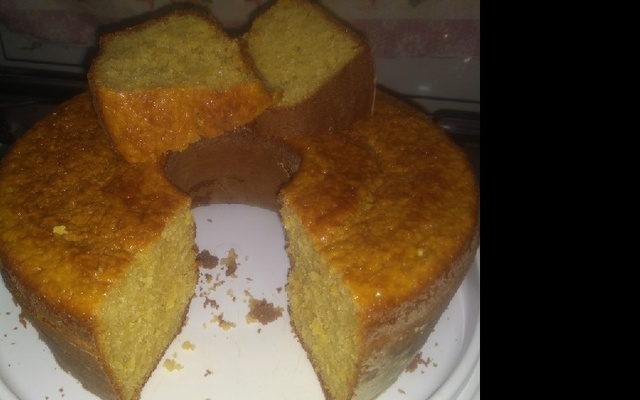 Bolo de laranja com casca e yorgut natural