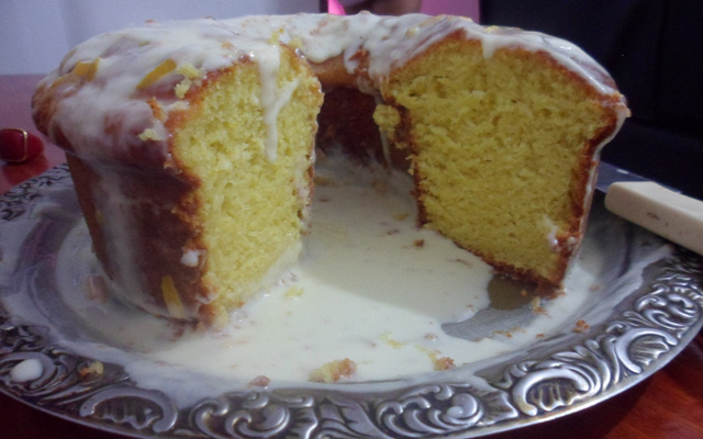 Bolo de laranja com casca fácil