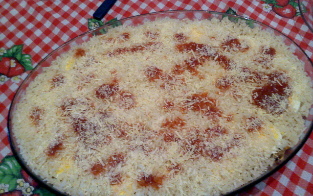 Risoto delicioso de frango com bacon ao Forno