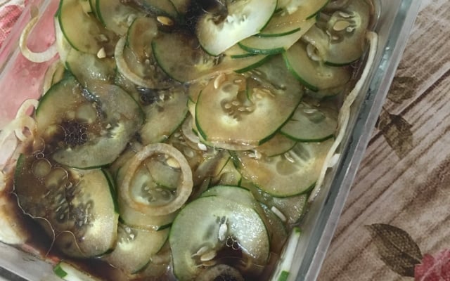 Pepino japonês ao molho shoyu