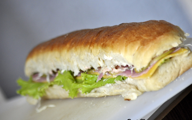 Pão caseiro recheado