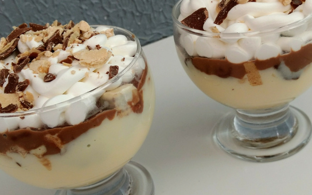 Pavê de bombom na taça