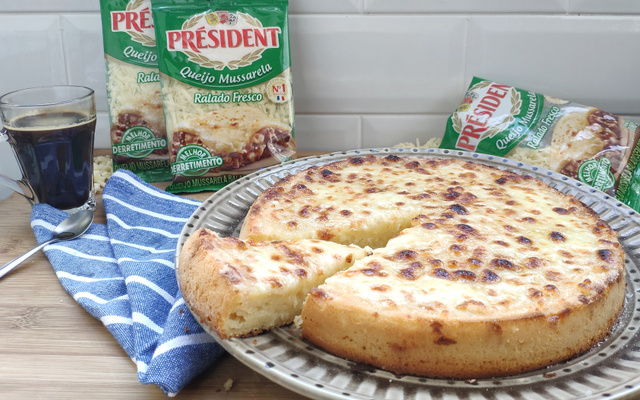 Bolo cremoso de queijo