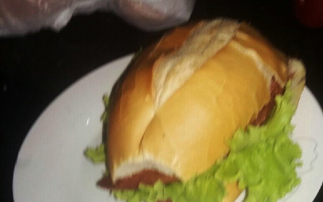 Sanduíche de mortadela