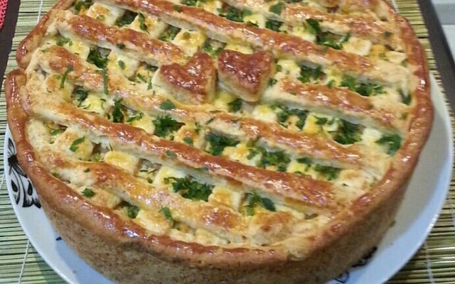 Torta de frango com cream cheese e milho