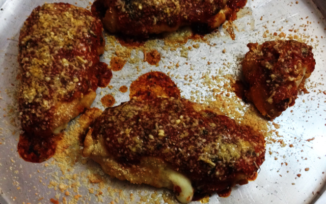 Filé de frango a parmegiana recheado
