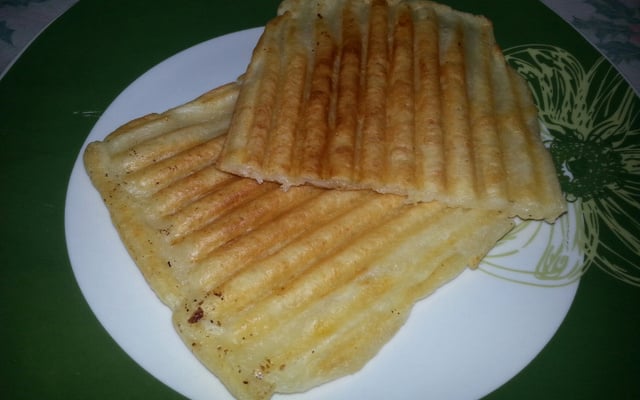 Pão de queijo de sanduicheira