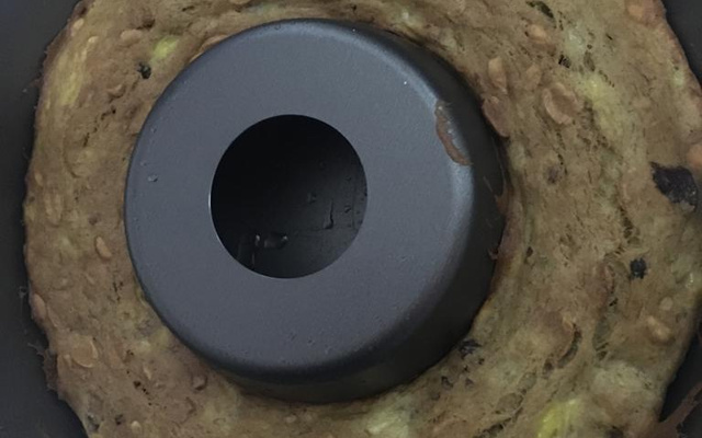 Bolo de banana com amendoim