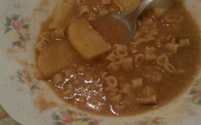 Sopa de feijão com macarrão