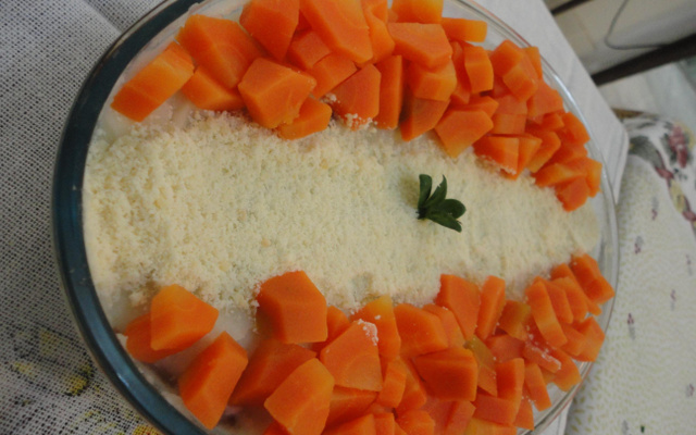 Escondidinho de carne seca com queijo