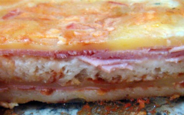 Lasanha de pão da Juju