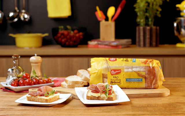 Bruschetta com Bauducco Pão