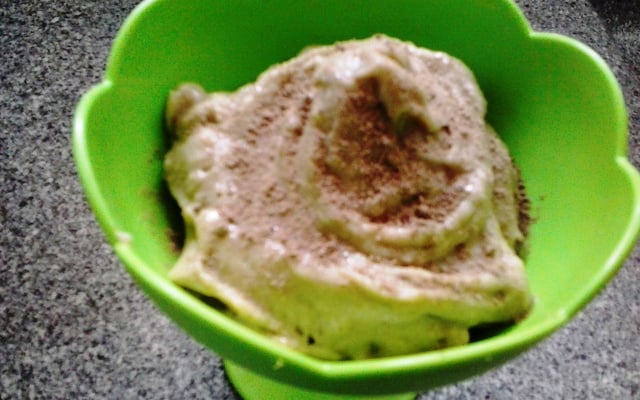 Sorvete cremoso de abacate e banana