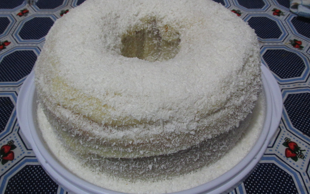 Bolo de coco real