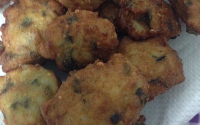 Bolinho de arroz com espinafre