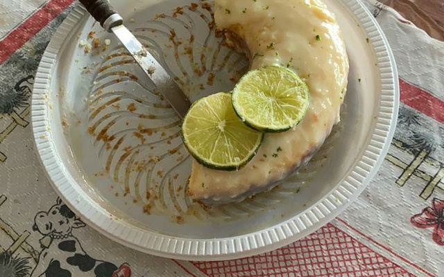 Bolo de limão simples