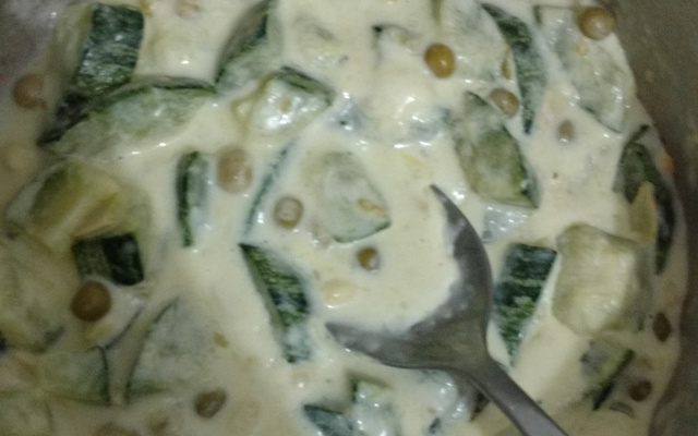 Abobrinha ao molho branco