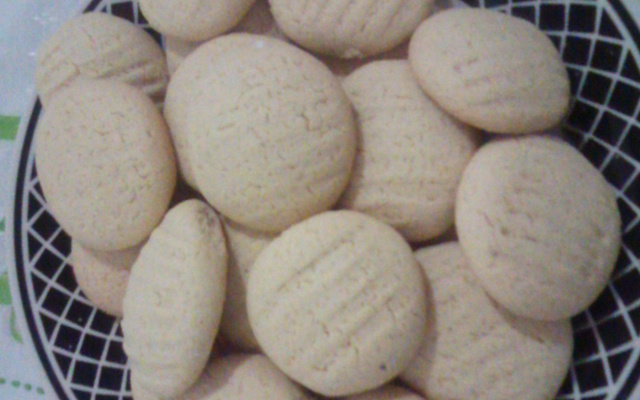 Biscoito de maisena com leite condensado