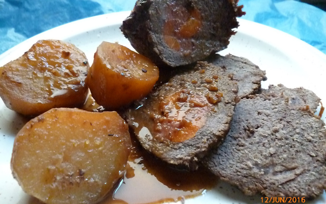 Carne assada com molho madeira