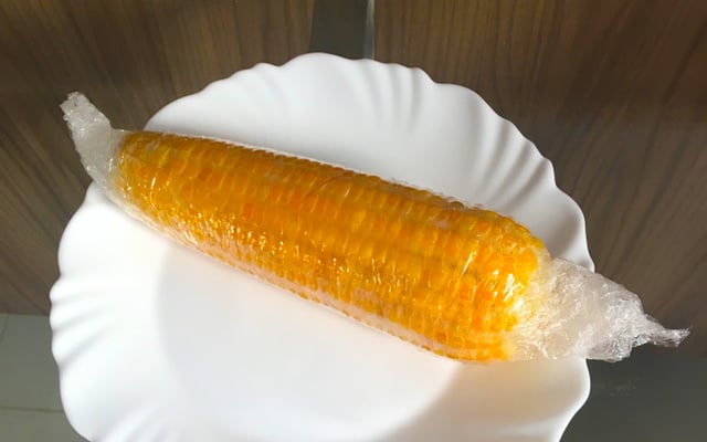 Milho cozido no micro-ondas