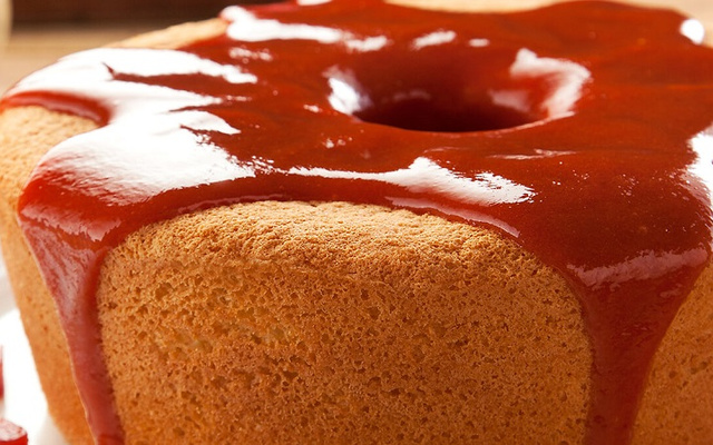 Bolo de macaxeira caramelizada