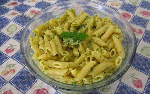 Penne ao molho pesto