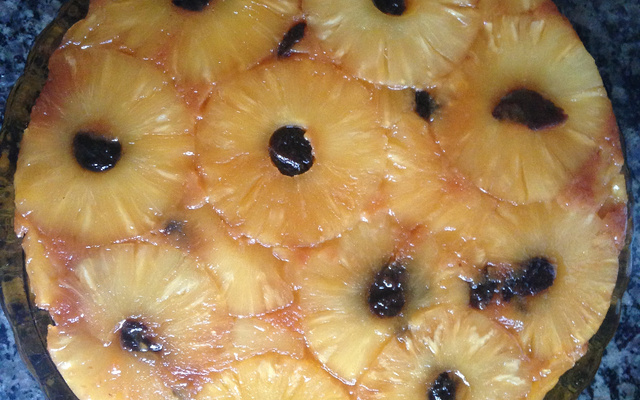 Bolo de abacaxi caramelizado