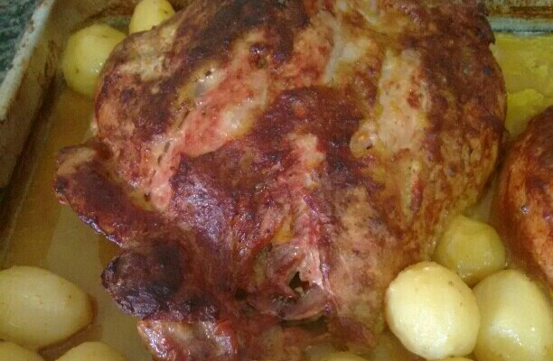 Pernil assado com batata